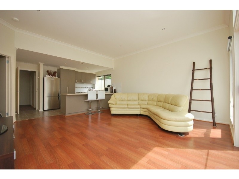 4/710 Geelong Road, Canadian VIC 3350