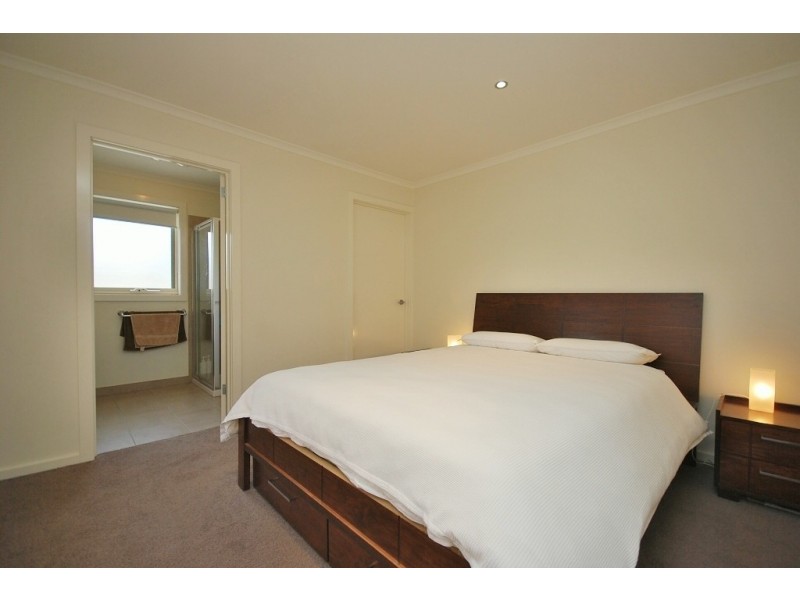 4/710 Geelong Road, Canadian VIC 3350