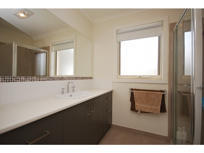 4/710 Geelong Road, Canadian VIC 3350