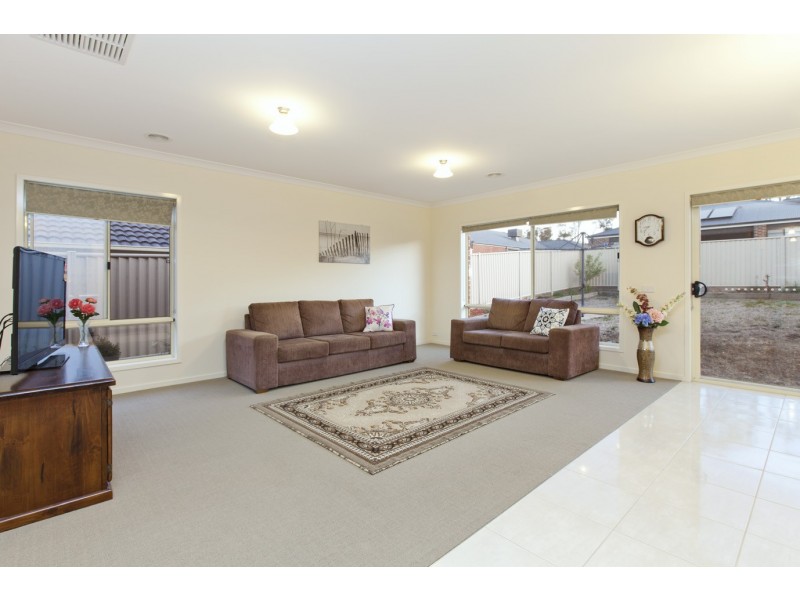 12 Hammill Close, Canadian VIC 3350