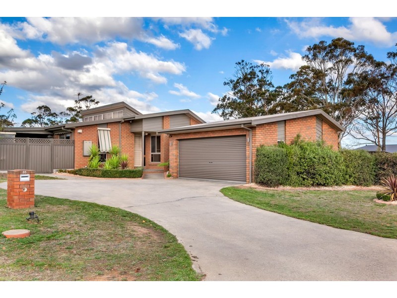 35 Towong Street, Alfredton VIC 3350