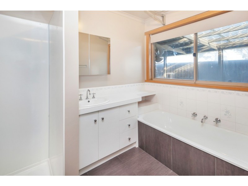 35 Towong Street, Alfredton VIC 3350