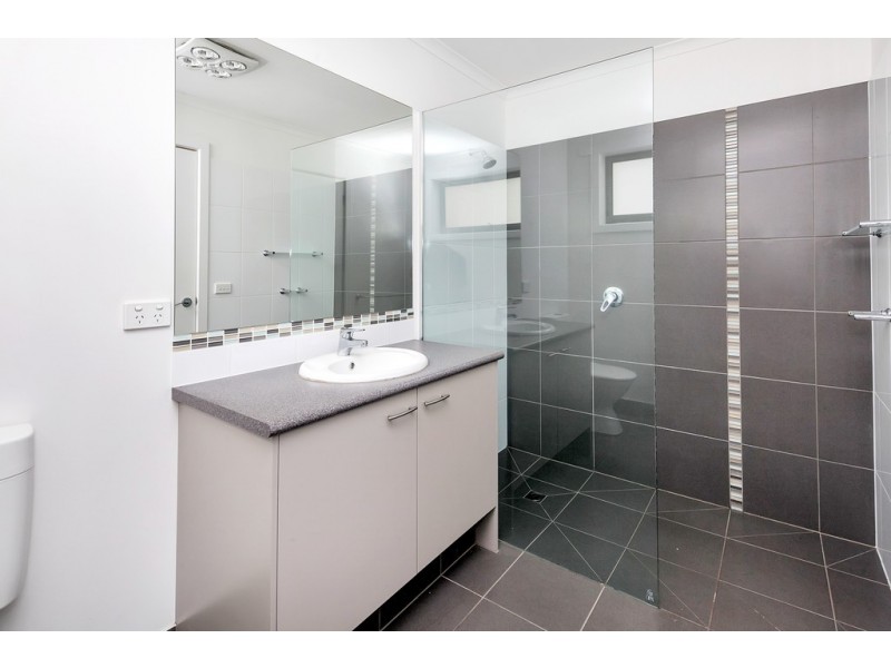 16 Waterside Close, Miners Rest VIC 3352