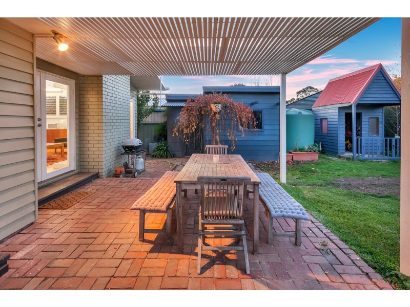 8 Otway Street North, Ballarat East VIC 3350