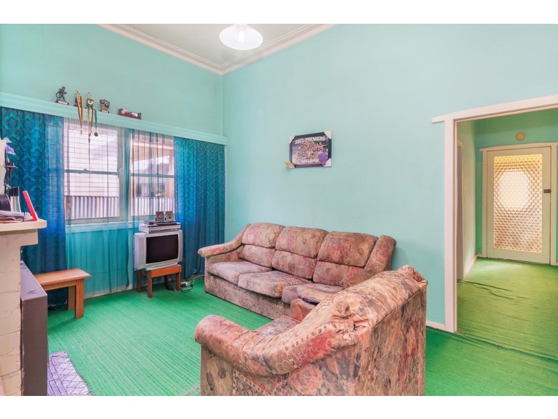 16 Little Clyde Street, Soldiers Hill VIC 3350