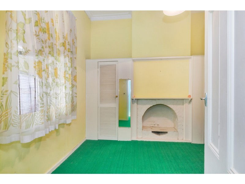 16 Little Clyde Street, Soldiers Hill VIC 3350