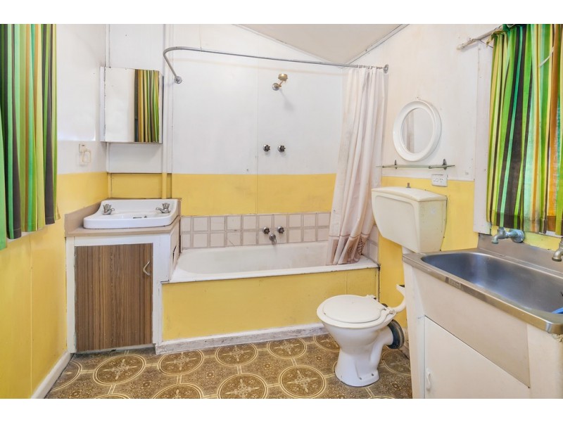 16 Little Clyde Street, Soldiers Hill VIC 3350