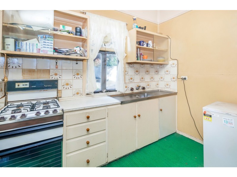 16 Little Clyde Street, Soldiers Hill VIC 3350