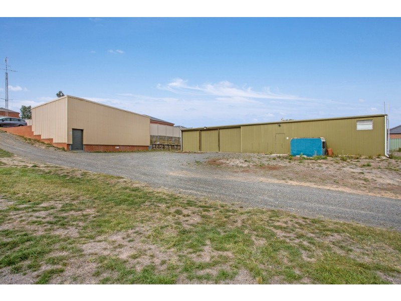 4 Bawden Street, Brown Hill VIC 3350