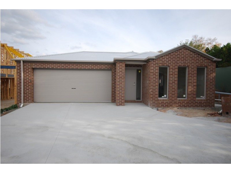 2/415a Ligar Street, Soldiers Hill VIC 3350
