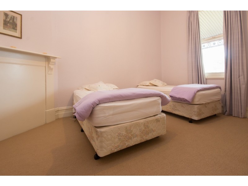 208 Armstrong Street, Soldiers Hill VIC 3350