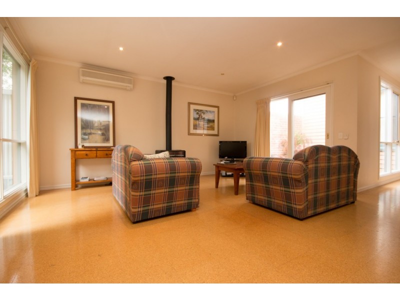 208 Armstrong Street, Soldiers Hill VIC 3350