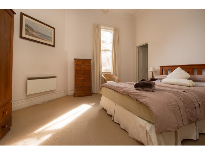 208 Armstrong Street, Soldiers Hill VIC 3350