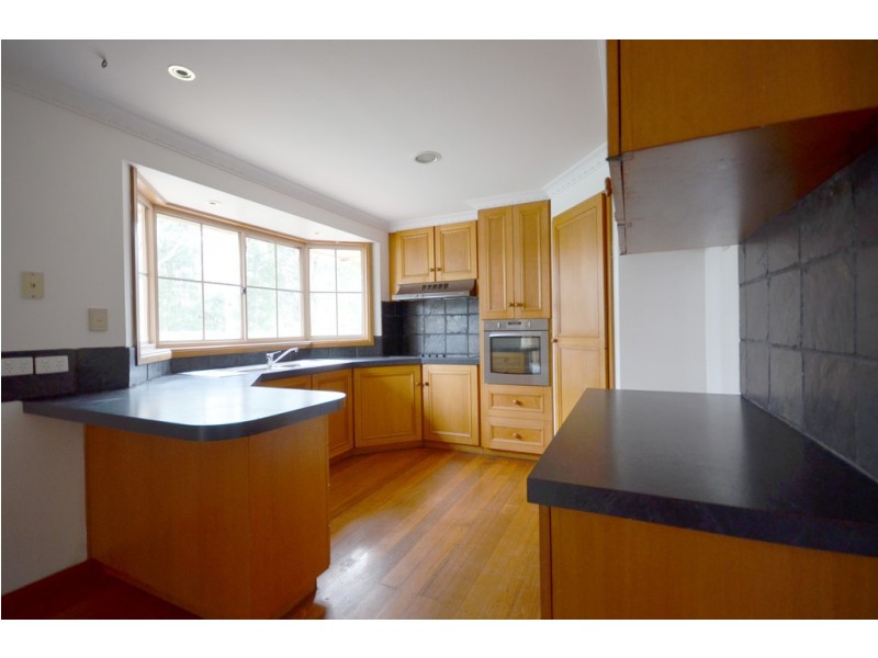 4 Olive Grove, Mount Clear VIC 3350