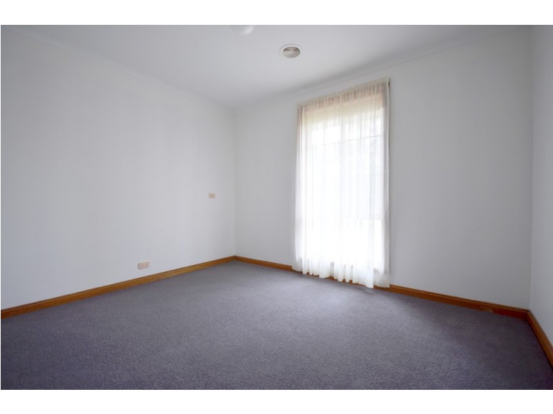 4 Olive Grove, Mount Clear VIC 3350