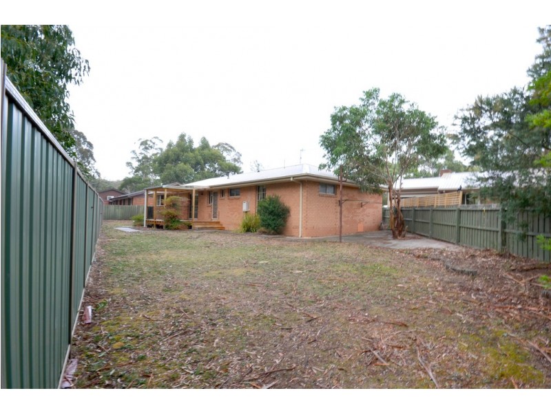 4 Olive Grove, Mount Clear VIC 3350