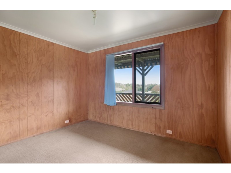 4 Bawden St, Brown Hill VIC 3350