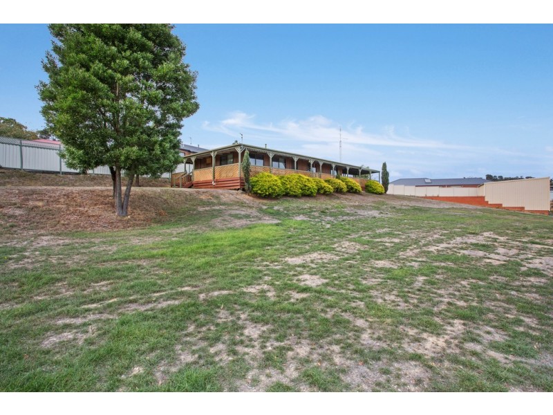 4 Bawden St, Brown Hill VIC 3350