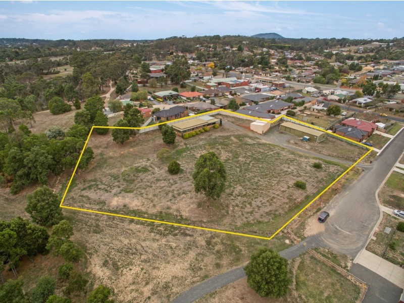 4 Bawden St, Brown Hill VIC 3350