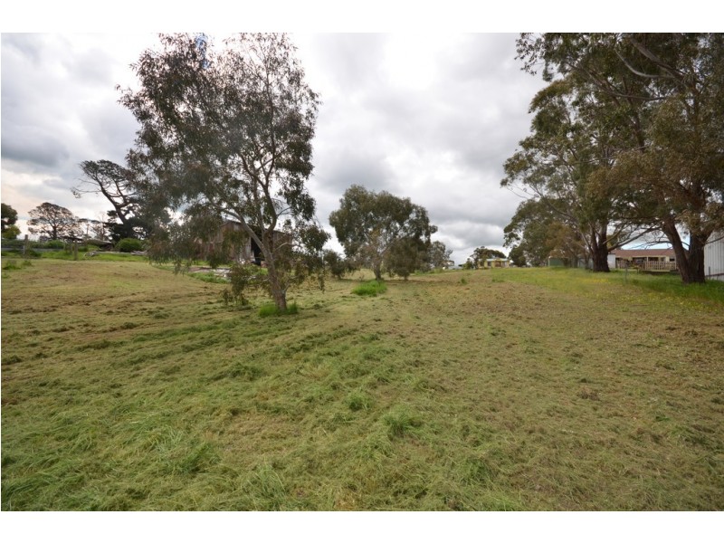 11-13 Lyons Street South, Skipton VIC 3361