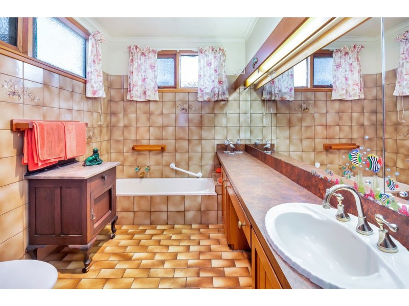 16 Hopetoun Street, Ballarat East VIC 3350