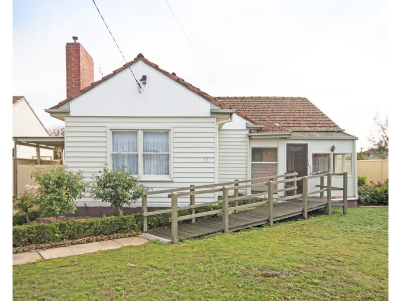 17 Sayle Street, Sebastopol VIC 3356