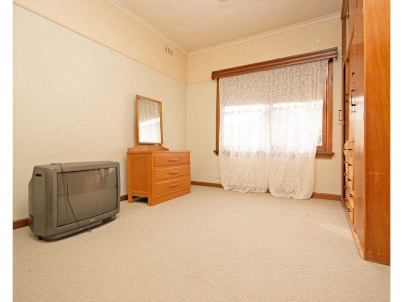 17 Sayle Street, Sebastopol VIC 3356