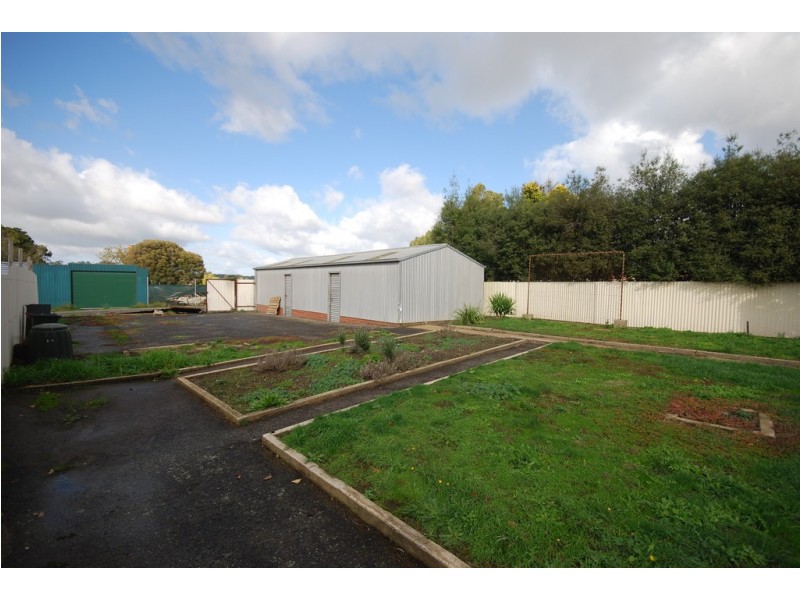 2/409 Skipton Street, Redan VIC 3350