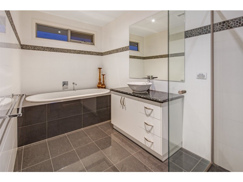 21 Greenedge Drive, Alfredton VIC 3350