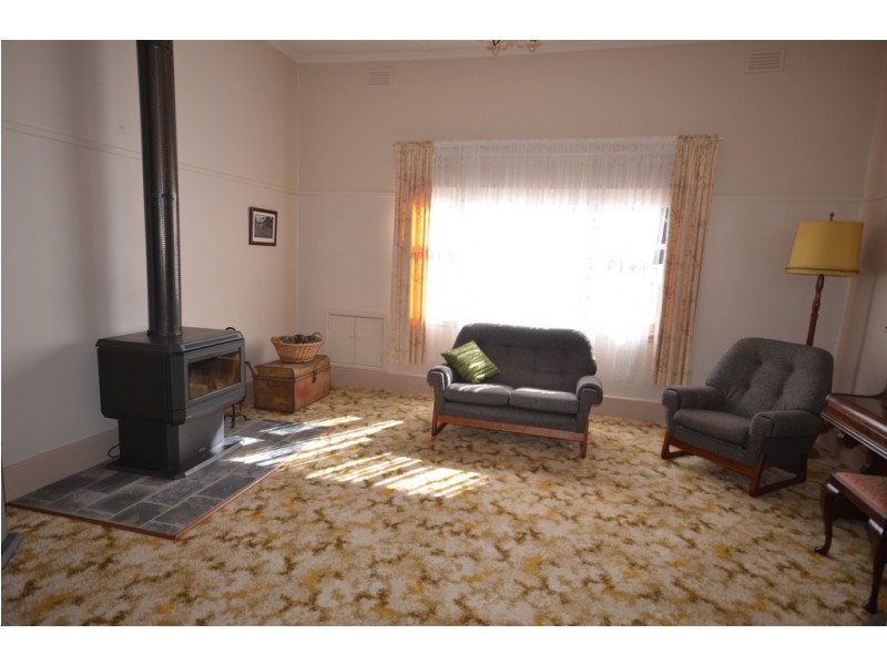 47 Gillespie Street, Linton VIC 3360