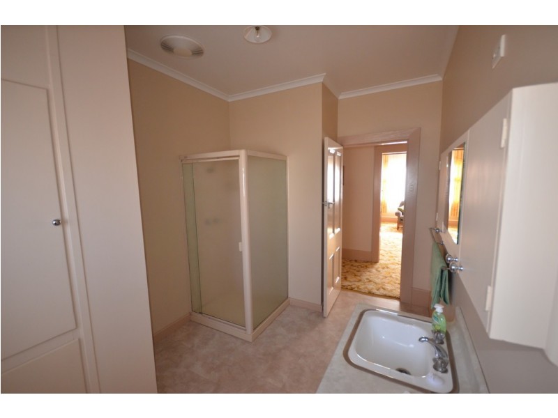 47 Gillespie Street, Linton VIC 3360