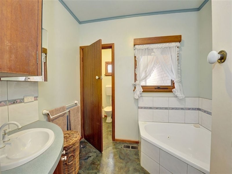 207 Eddy Avenue, Mount Helen VIC 3350