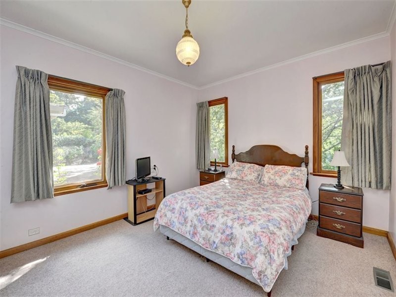 207 Eddy Avenue, Mount Helen VIC 3350