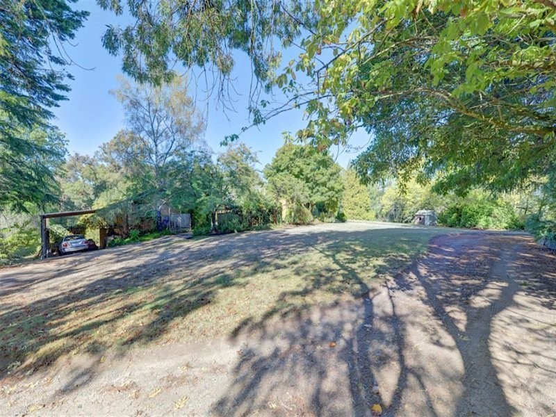 207 Eddy Avenue, Mount Helen VIC 3350