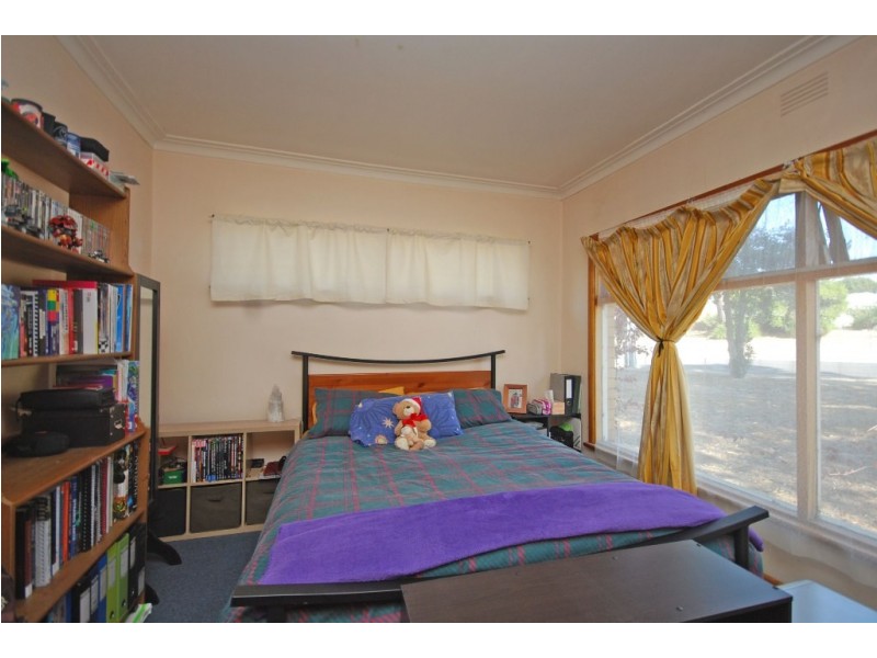 106 Lylia Avenue, Mount Clear VIC 3350
