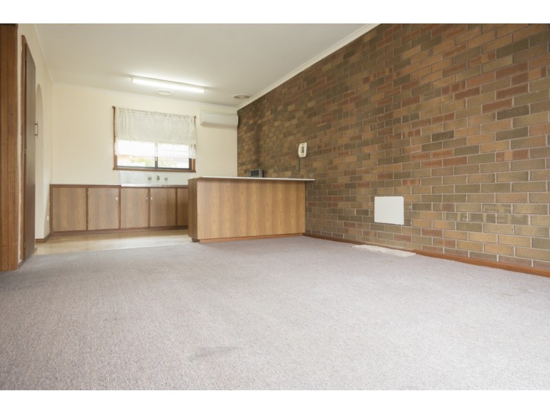 2/23 Longley Street, Alfredton VIC 3350