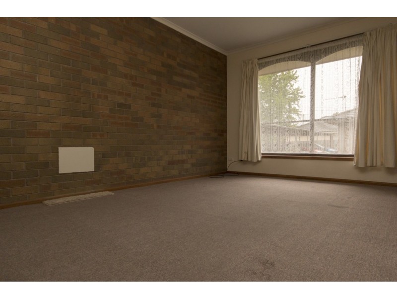 2/23 Longley Street, Alfredton VIC 3350