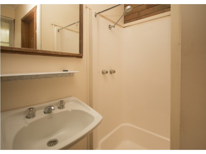 2/23 Longley Street, Alfredton VIC 3350