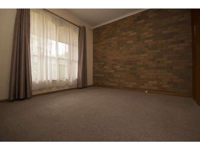 2/23 Longley Street, Alfredton VIC 3350