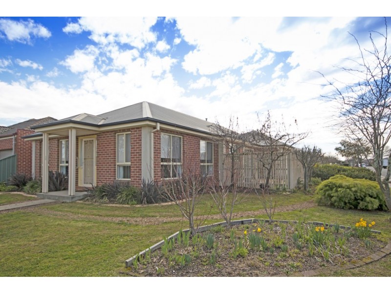 30 Ayrvale Avenue, Lake Gardens VIC 3355