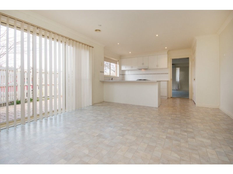 30 Ayrvale Avenue, Lake Gardens VIC 3355