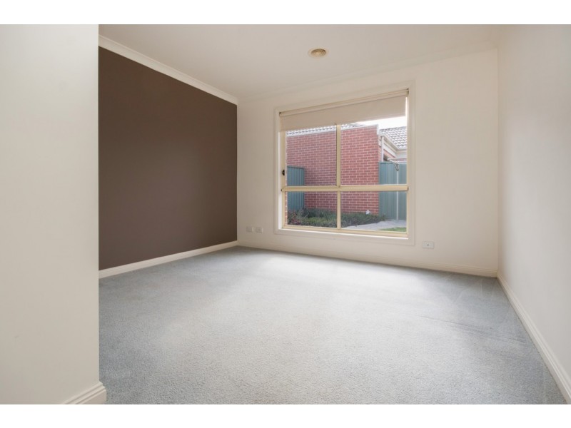 30 Ayrvale Avenue, Lake Gardens VIC 3355