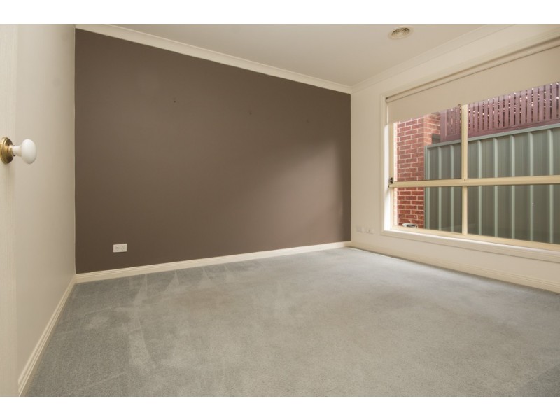 30 Ayrvale Avenue, Lake Gardens VIC 3355