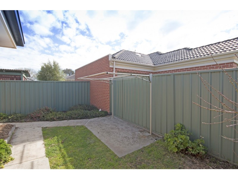 30 Ayrvale Avenue, Lake Gardens VIC 3355