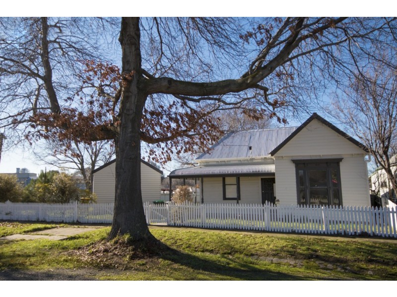 18 Baird Street, Ballarat Central VIC 3350