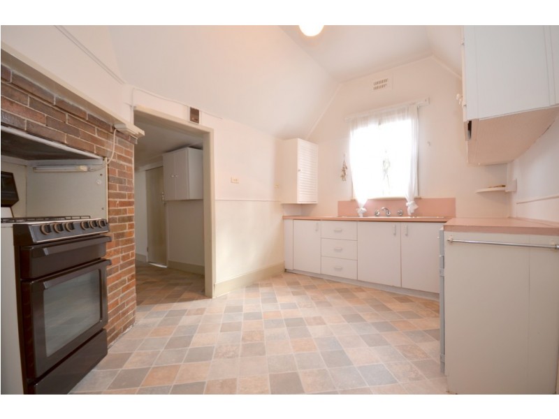 10 James Street, Golden Point VIC 3350