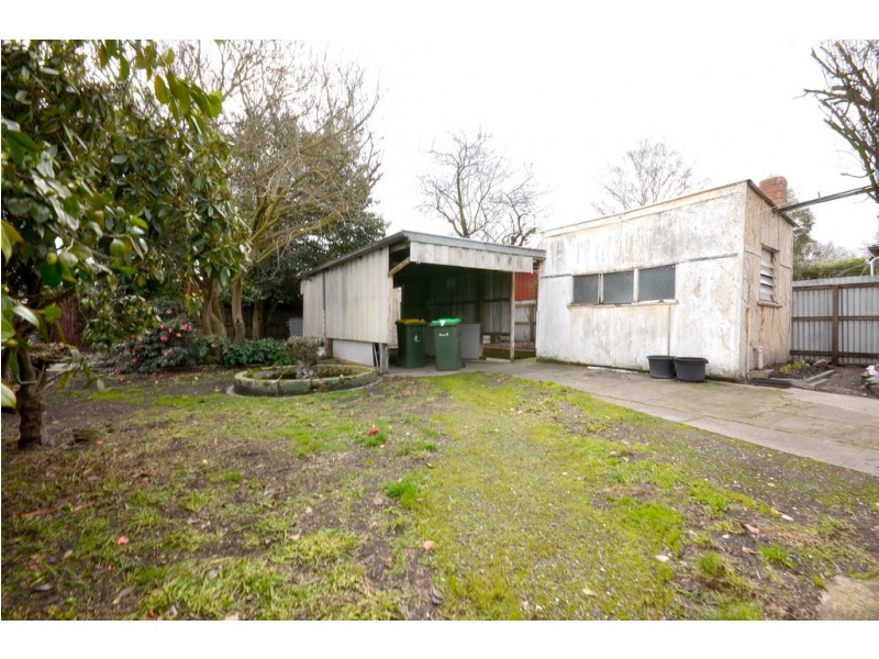 10 James Street, Golden Point VIC 3350