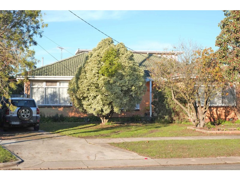 11 Towong Street, Alfredton VIC 3350