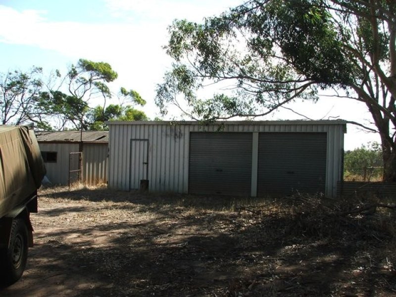 167 Giles Road, Moonyoonooka WA 6532