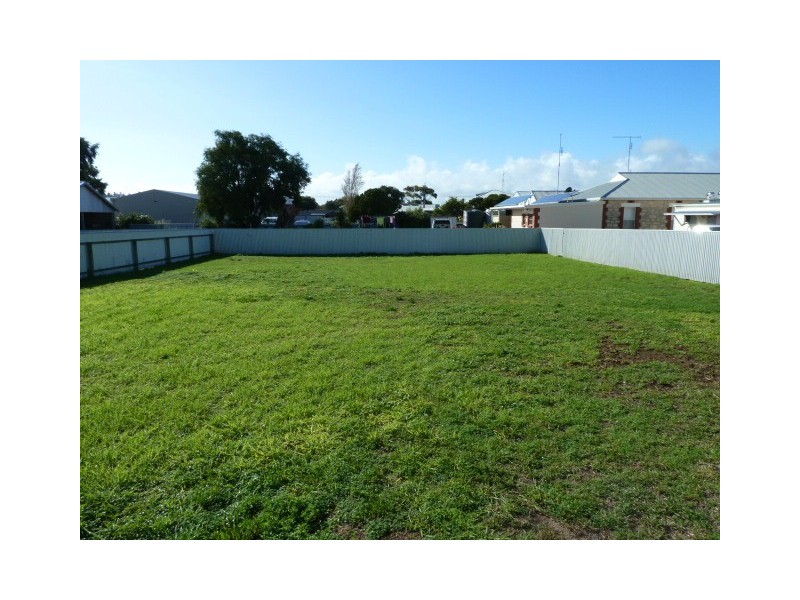 22 Charles Street, Kingston Se SA 5275